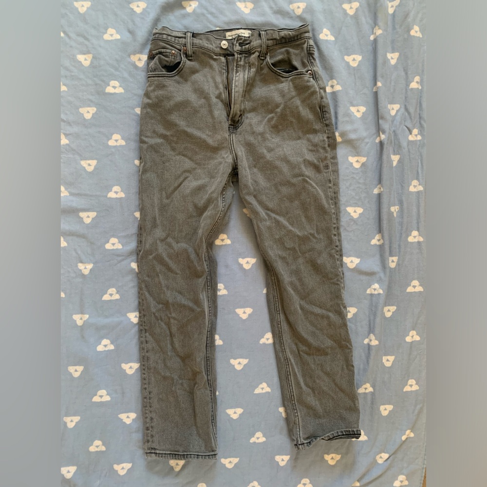 Abercrombie ankle straight ultra high rise size 28